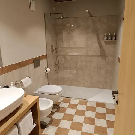 Relais Roncolo 1888 Farm stay Quattro Castella