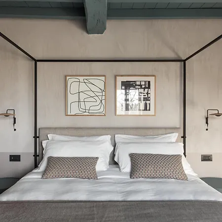 Relais Roncolo 1888 - Small Luxury Of The World Farm stay *