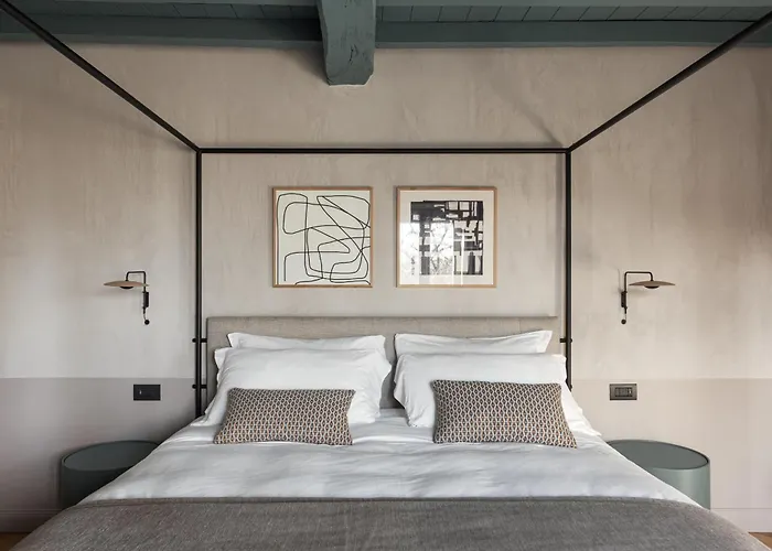 Relais Roncolo 1888 - Small Luxury Of The World Farm stay *