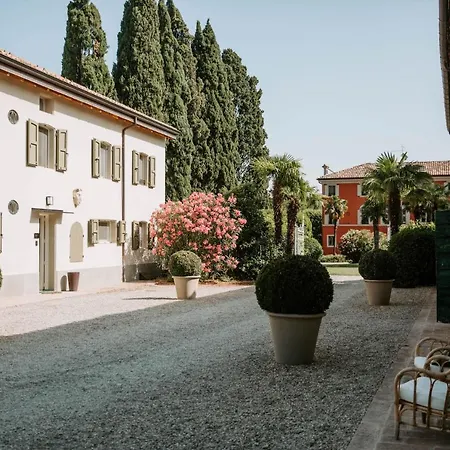 Relais Roncolo 1888 - Small Luxury Of The World * Quattro Castella