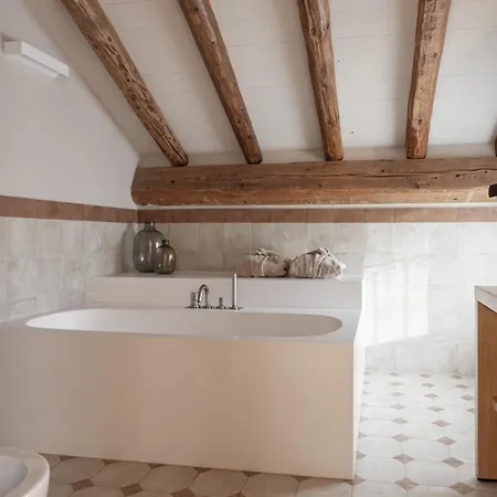 Relais Roncolo 1888 - Small Luxury Of The World Lantgård